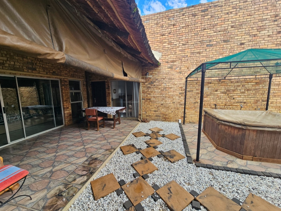 8 Bedroom Property for Sale in Potchefstroom Rural North West